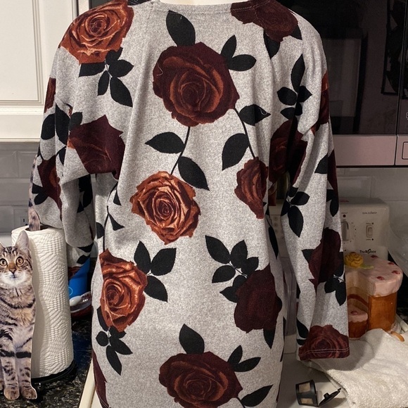 X womens Almost Famous casual floral long sleeve stretch regular size top XL - Picture 2 of 5